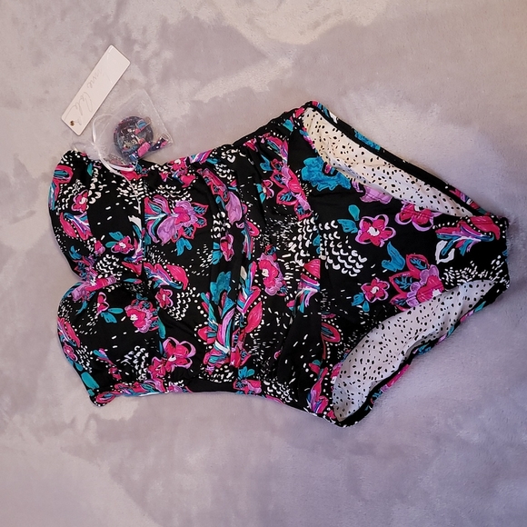 Anne Cole Swimsuit - Picture 2 of 9